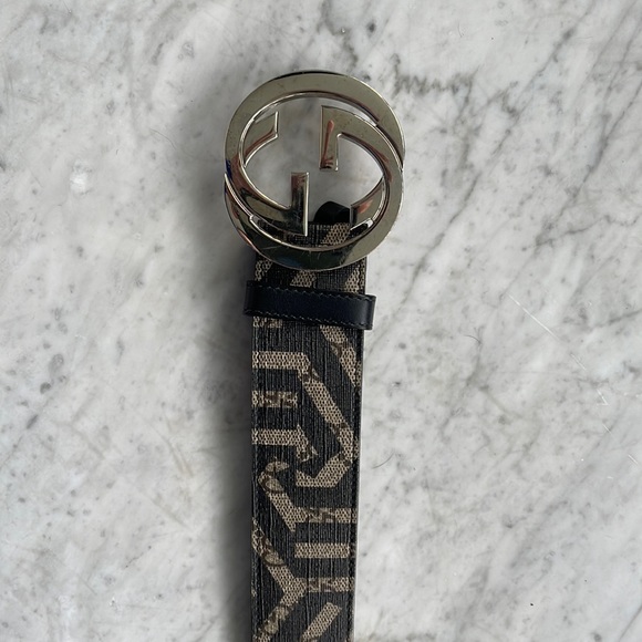 Gucci belt in great conditions size 33 - Picture 1 of 3